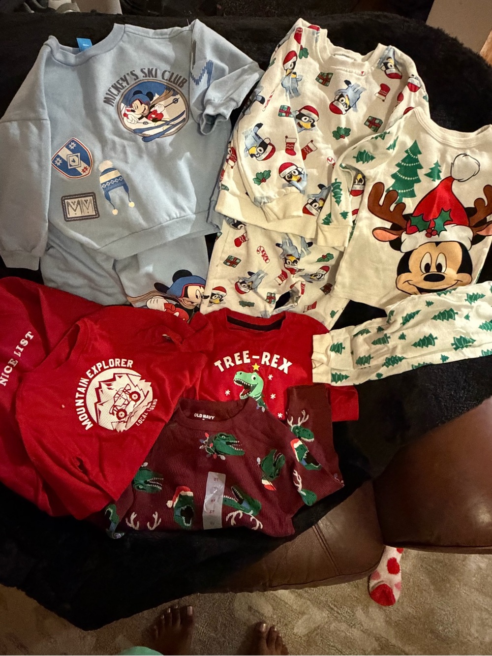 Disney Kids Mickey Holiday Pajama Set - White & Light Blue